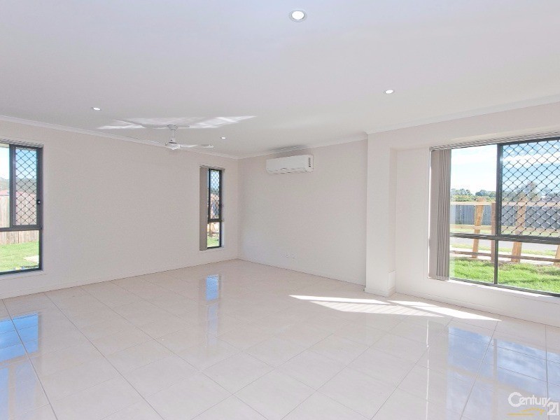 2 Champion Crescent, Griffin QLD 4503