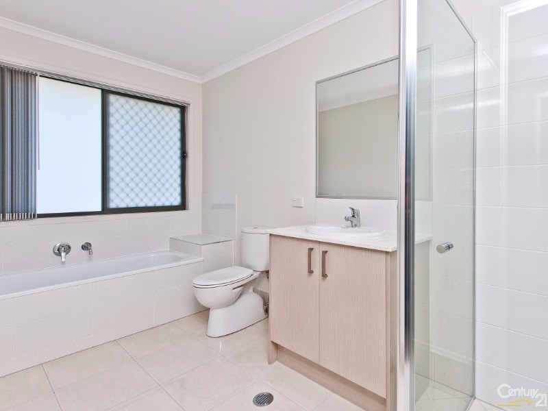 2 Champion Crescent, Griffin QLD 4503