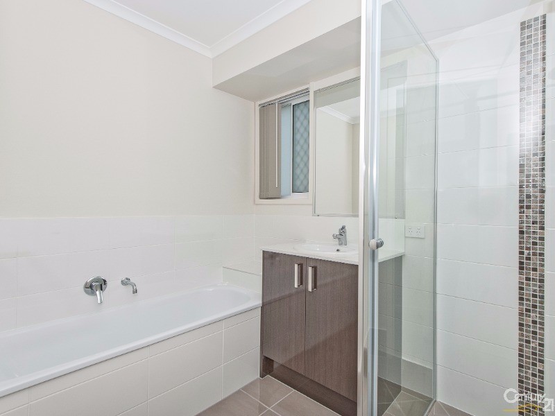 64 Champion Crescent, Griffin QLD 4503