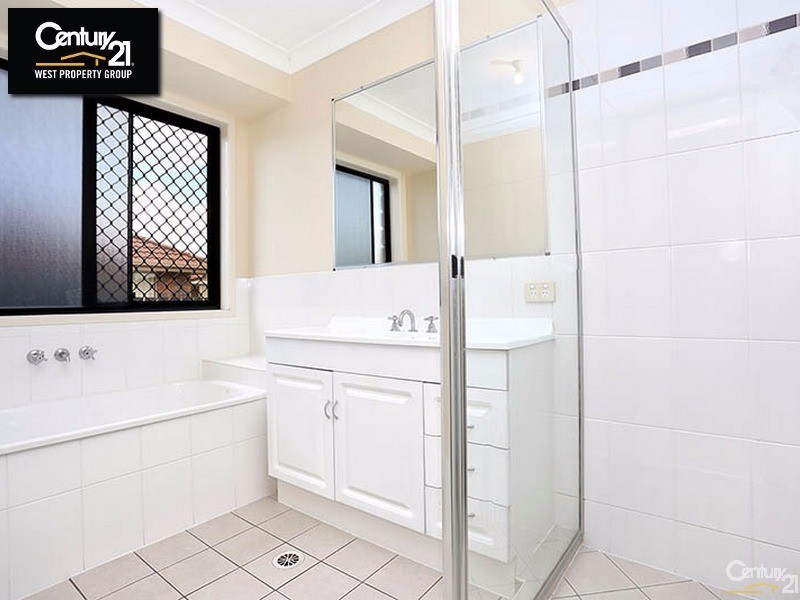 10 Catalina Avenue, Bray Park QLD 4500