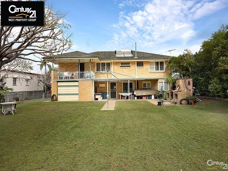 22 Young Street, Petrie QLD 4502