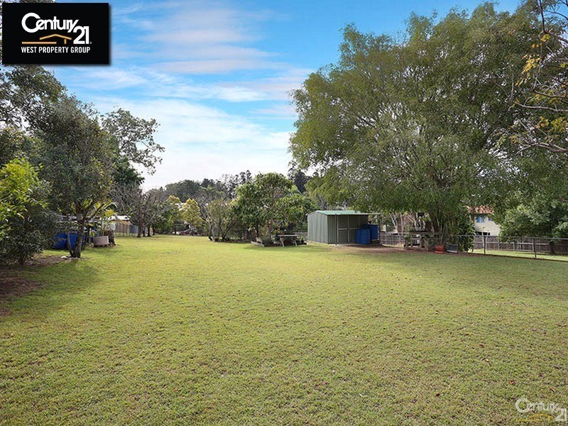 22 Young Street, Petrie QLD 4502
