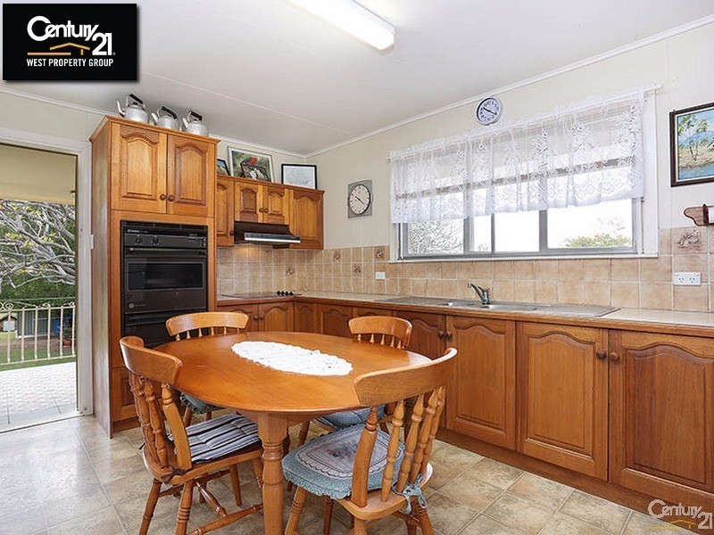 22 Young Street, Petrie QLD 4502