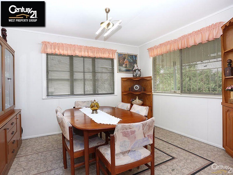 22 Young Street, Petrie QLD 4502