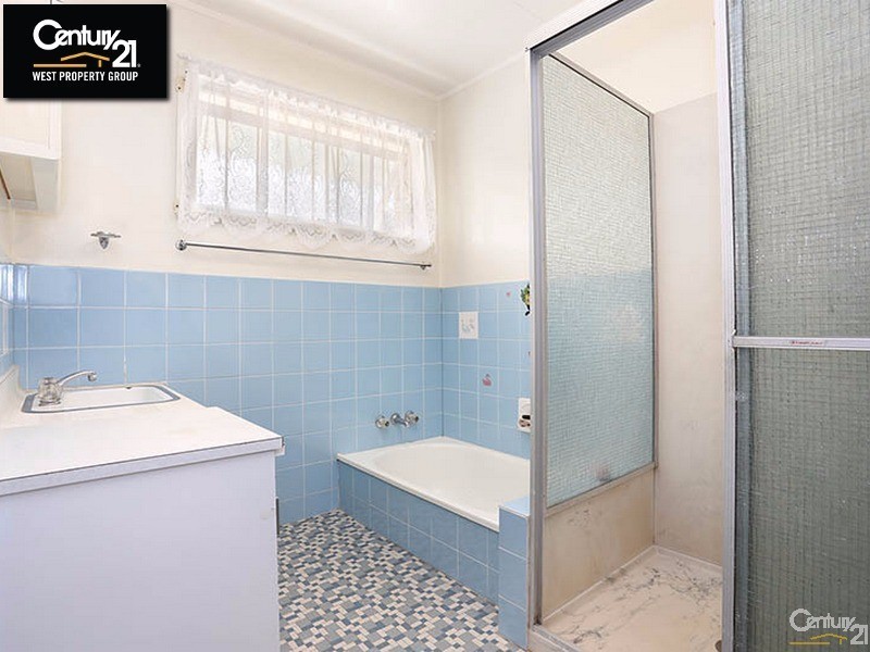 22 Young Street, Petrie QLD 4502