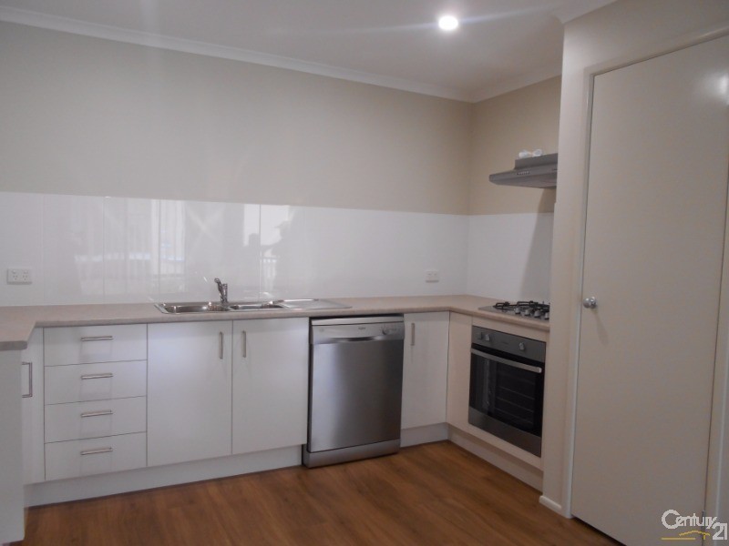2/31 Valiant Crescent, Strathpine QLD 4500