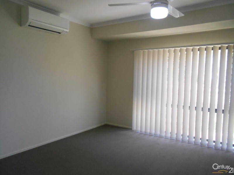 1/31 Valiant Crescent, Strathpine QLD 4500