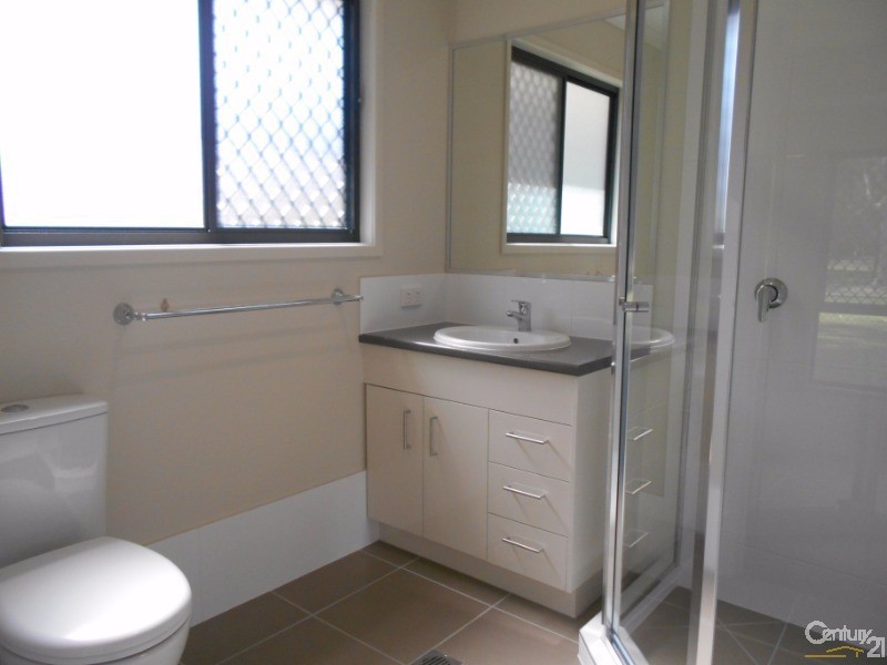 1/31 Valiant Crescent, Strathpine QLD 4500