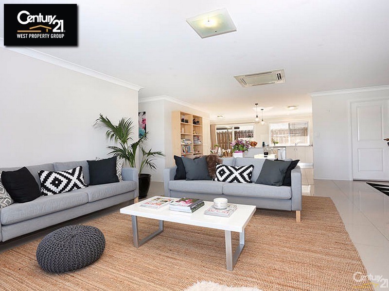 19 Hillary Drive, Warner QLD 4500