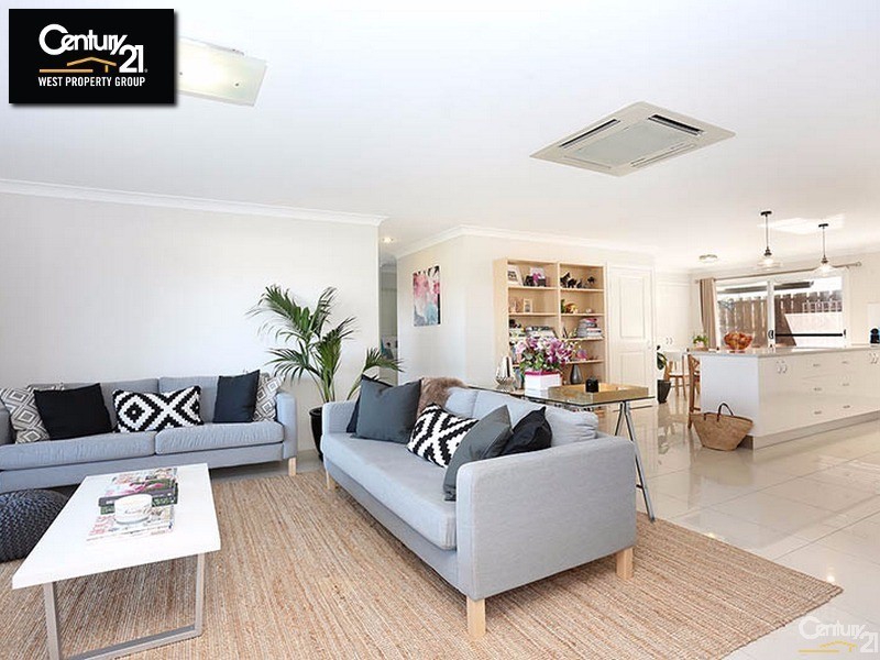 19 Hillary Drive, Warner QLD 4500