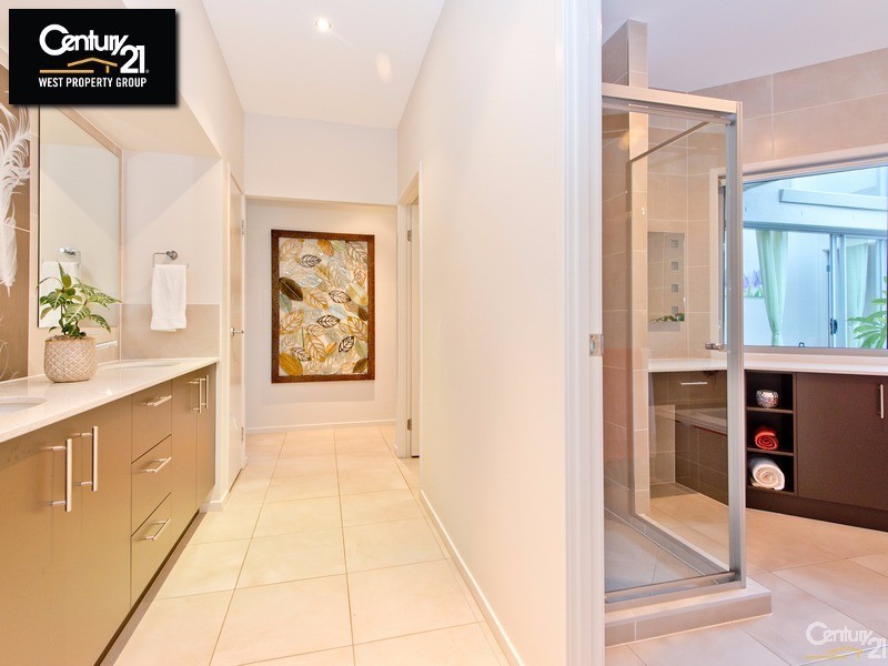 12 Wessling Close, Cashmere QLD 4500