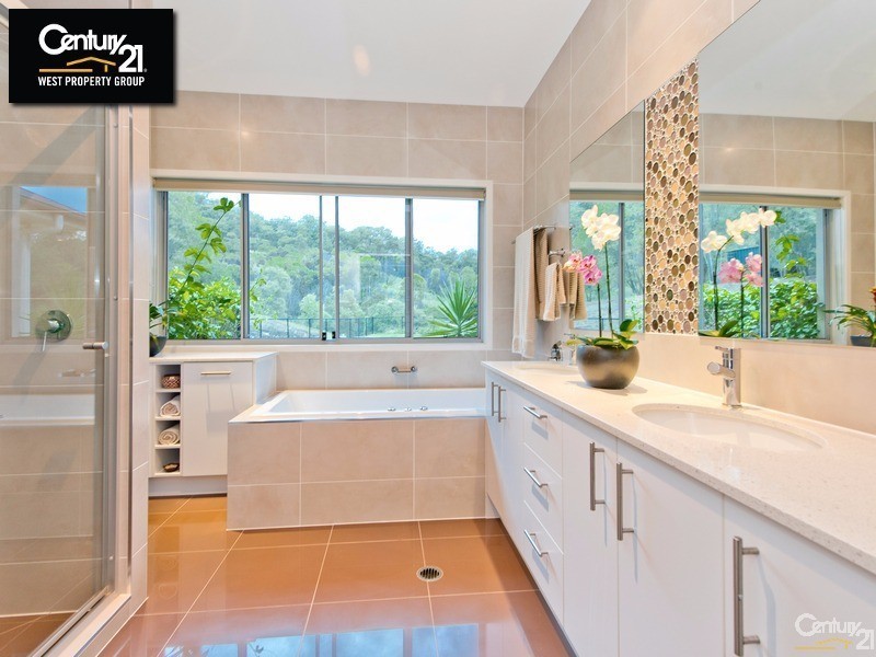 12 Wessling Close, Cashmere QLD 4500