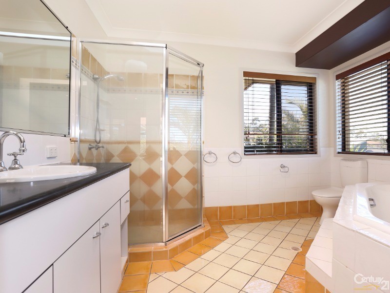 23 Valencia Court, Eatons Hill QLD 4037