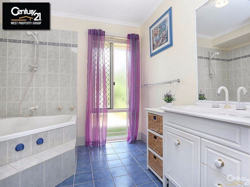 3 Corvus Drive, Cashmere QLD 4500