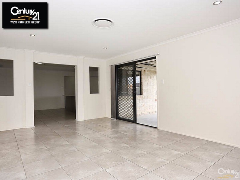 45 Rolland Parade, Warner QLD 4500