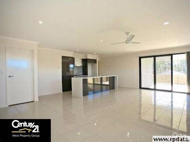42 Caspian Parade, Warner QLD 4500