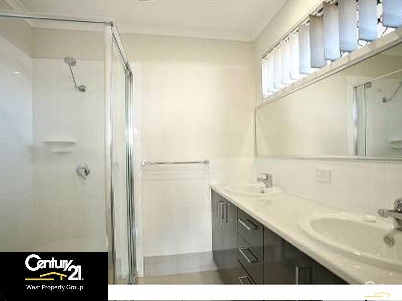 42 Caspian Parade, Warner QLD 4500