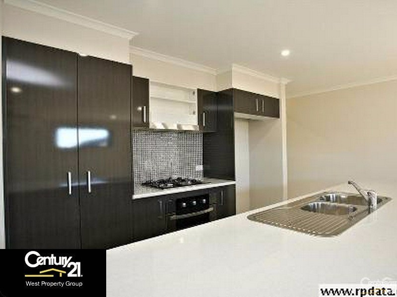 8  Moor Circuit, Warner QLD 4500