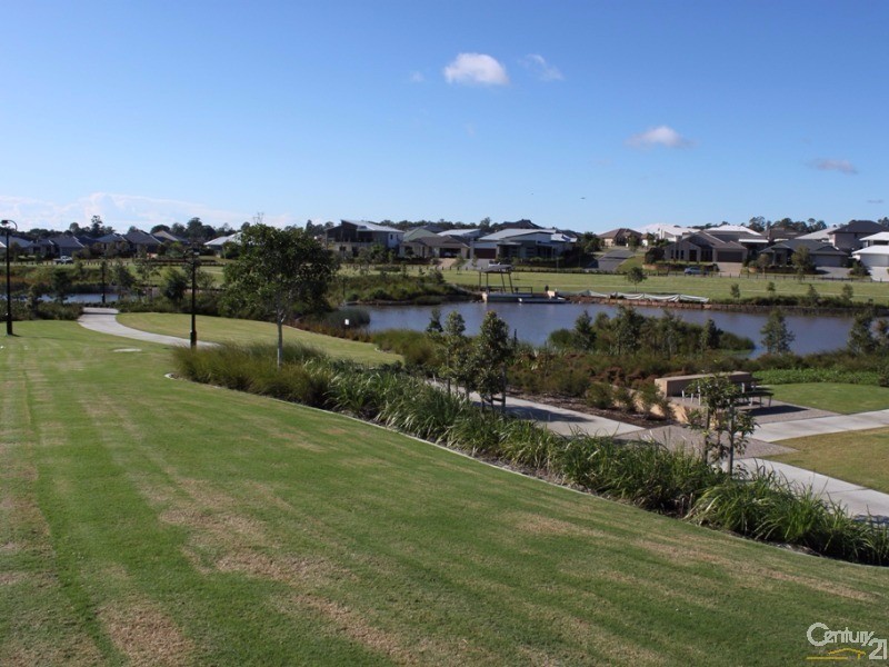 8  Moor Circuit, Warner QLD 4500