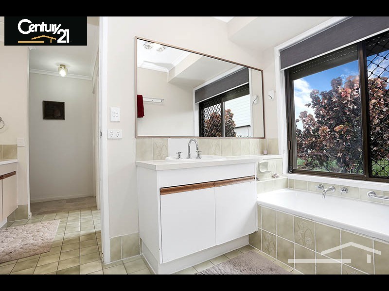 25 Mitze Street, Bray Park QLD 4500