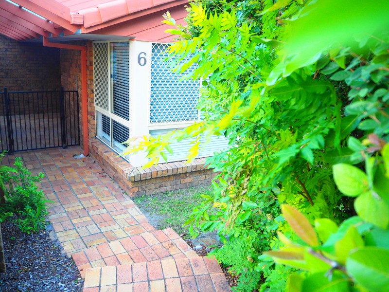 6 Vaucluse Crescent, Petrie QLD 4502