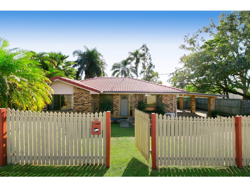 14 Willow Street, Albany Creek QLD 4035