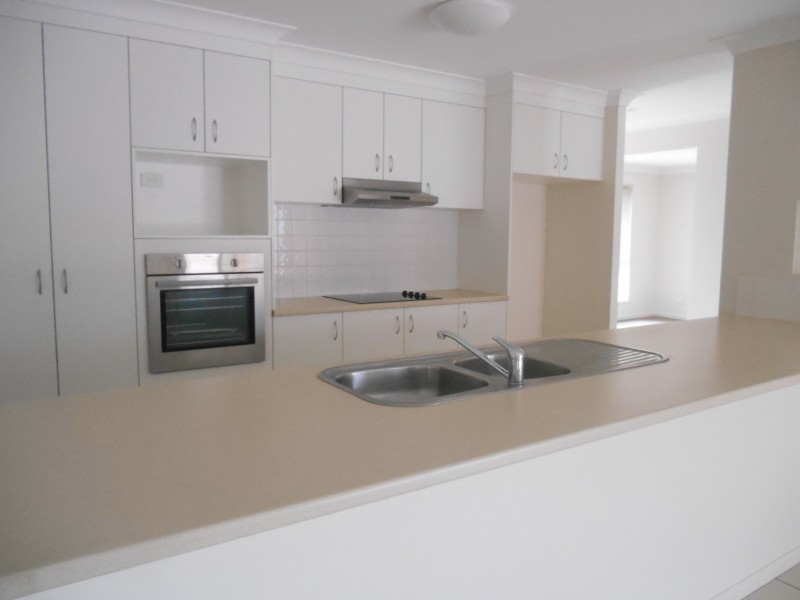 15 Tenzing Court, Warner QLD 4500