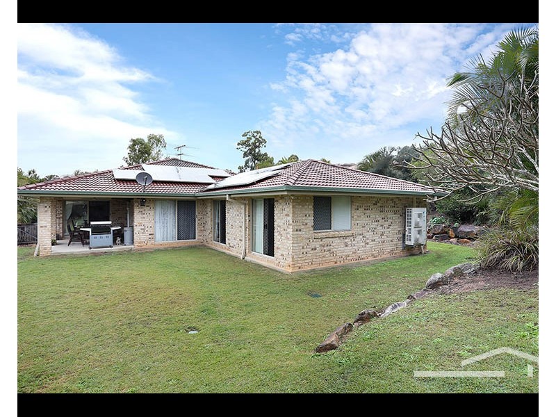 4 Toressian Place, Cashmere QLD 4500