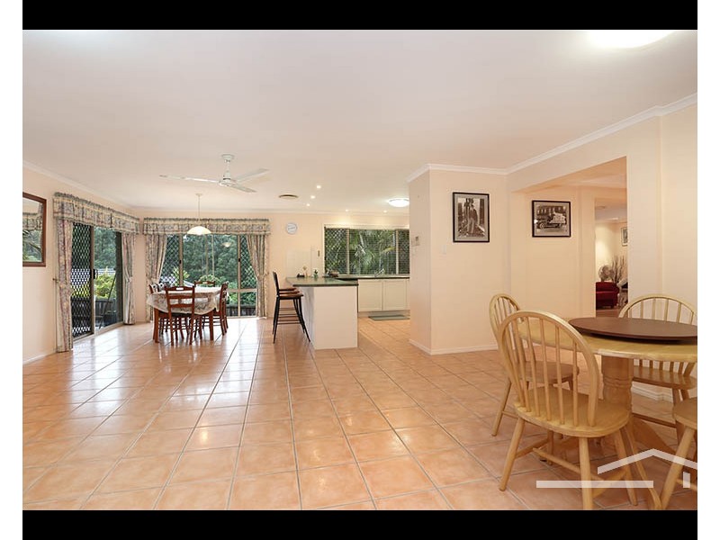 4 Toressian Place, Cashmere QLD 4500