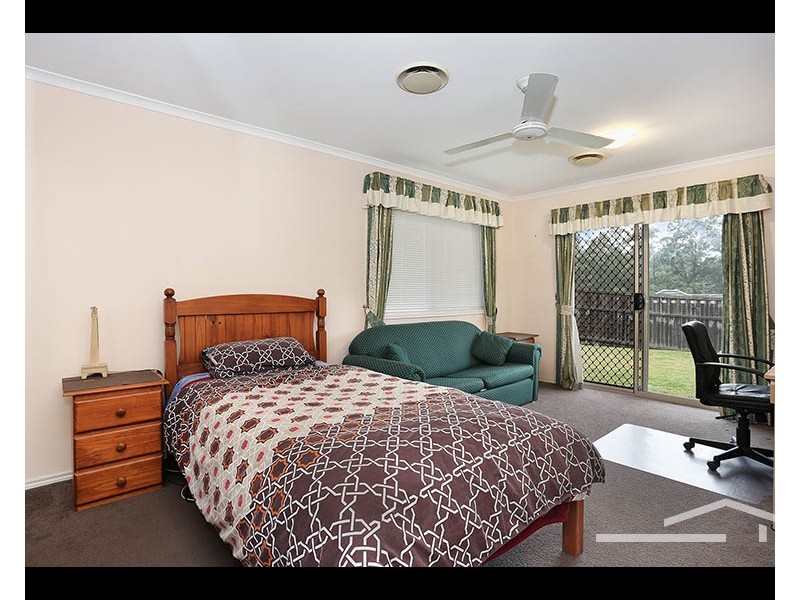 4 Toressian Place, Cashmere QLD 4500