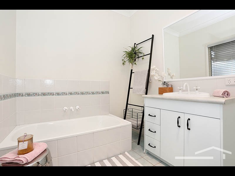 1 Pride Court, Warner QLD 4500