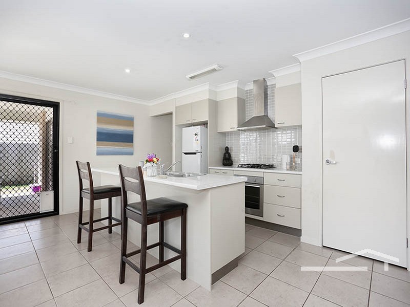 6 Shimao Crescent, North Lakes QLD 4509