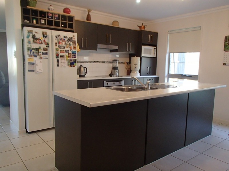8 Craigavon Street, Warner QLD 4500