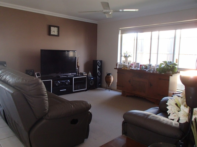 8 Craigavon Street, Warner QLD 4500