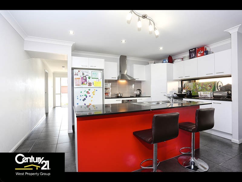 10 Rowallan Street, Warner QLD 4500