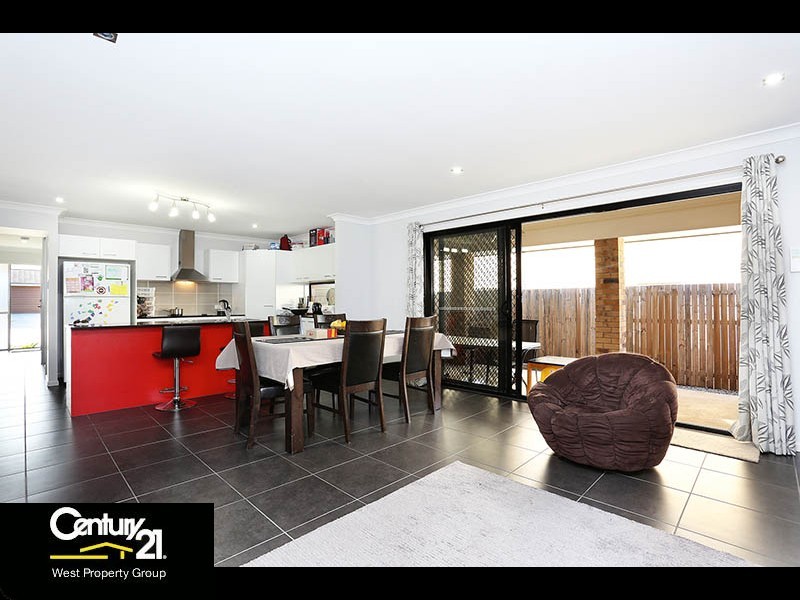 10 Rowallan Street, Warner QLD 4500