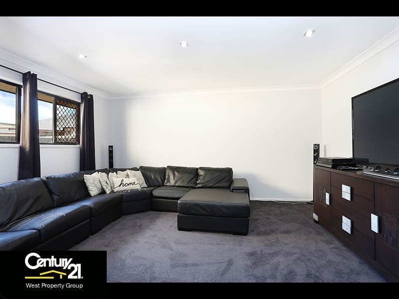 10 Rowallan Street, Warner QLD 4500