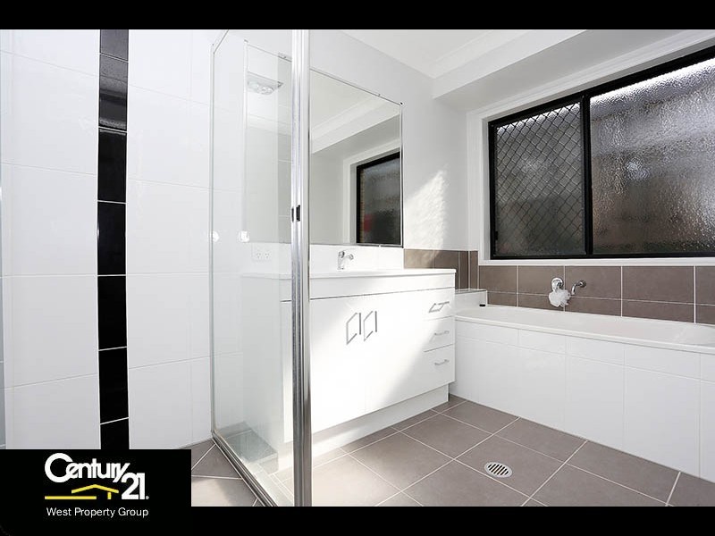 10 Rowallan Street, Warner QLD 4500