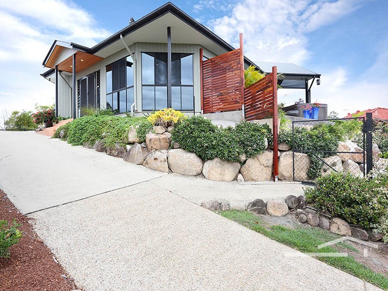 4 Crebra Lane, Cashmere QLD 4500