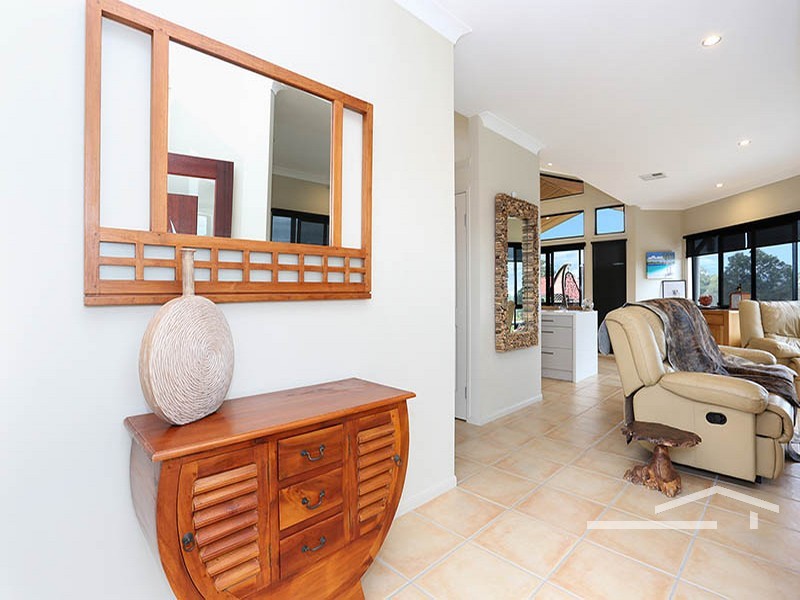 4 Crebra Lane, Cashmere QLD 4500