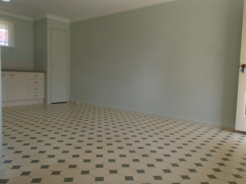 2  61 Spitfire Avenue, Strathpine QLD 4500