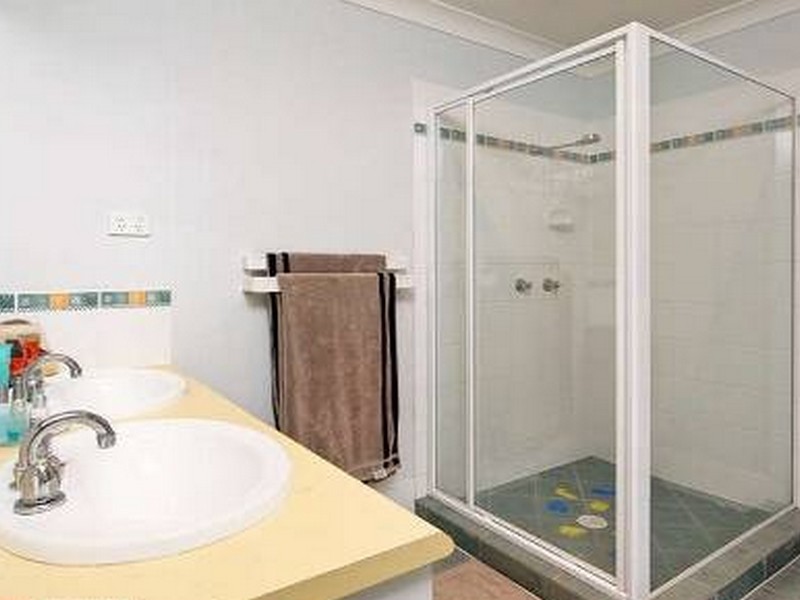 16 Hemlock Street, Warner QLD 4500