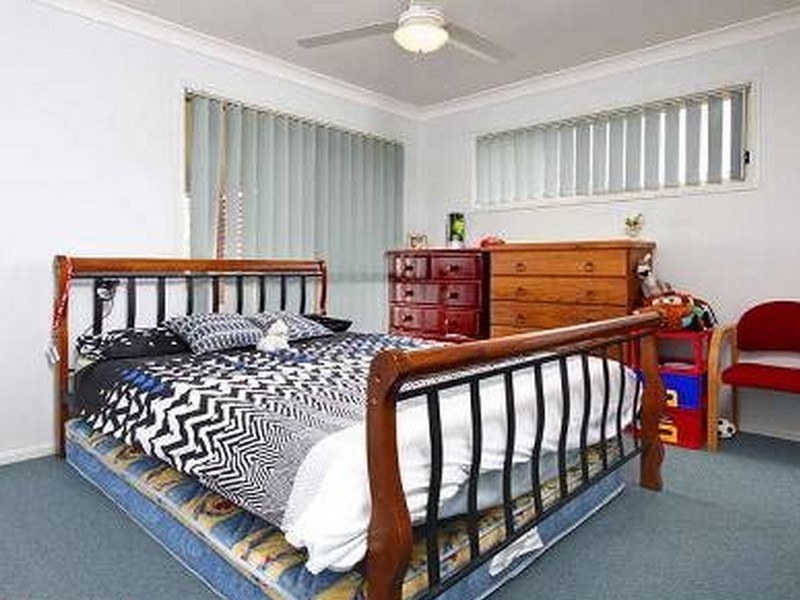 16 Hemlock Street, Warner QLD 4500