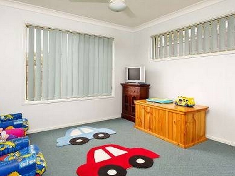 16 Hemlock Street, Warner QLD 4500