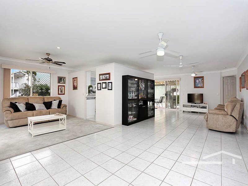 39 Paramount Drive, Warner QLD 4500