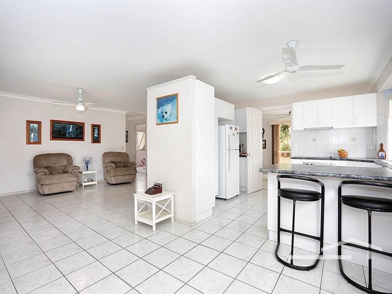 39 Paramount Drive, Warner QLD 4500