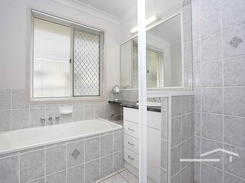 39 Paramount Drive, Warner QLD 4500