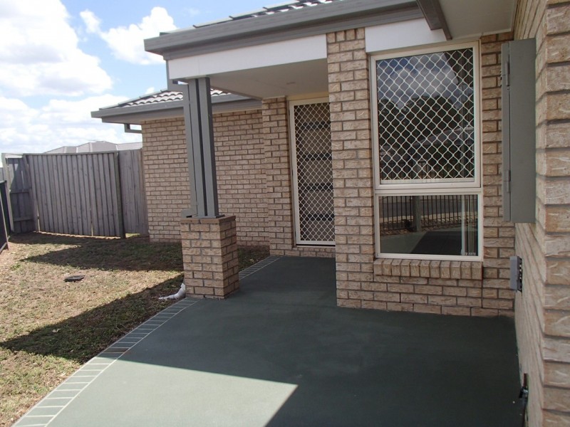 2 Dauntless Lane, Bray Park QLD 4500