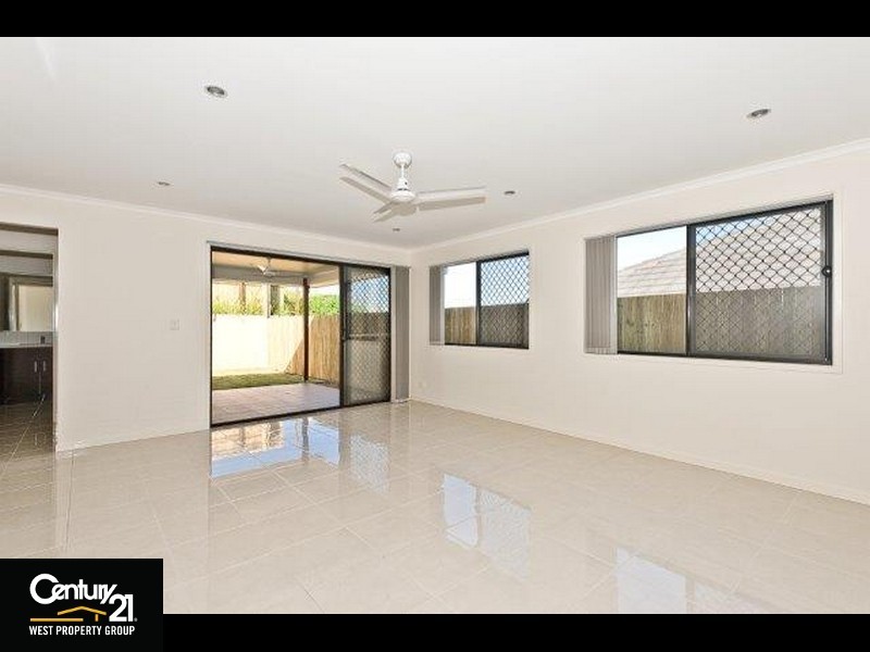 6 Hume Circuit, Warner QLD 4500