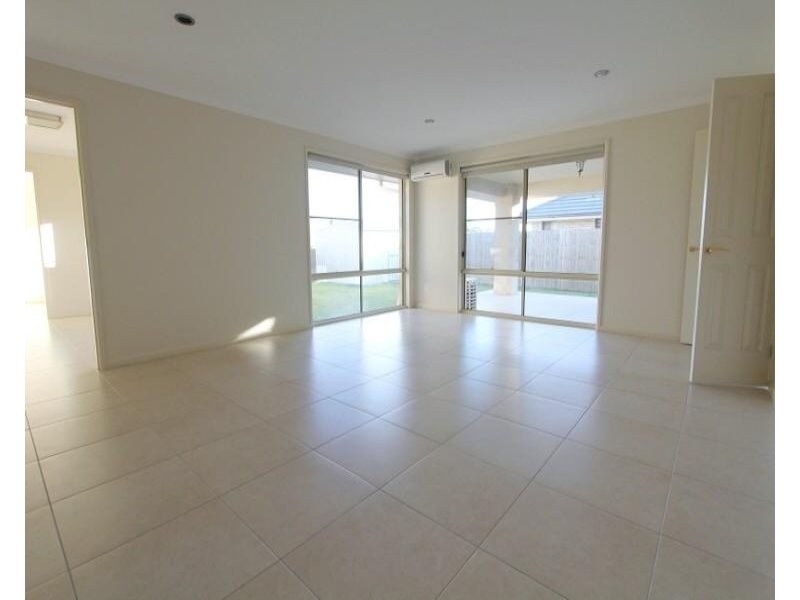 43 Baramabah Circuit, Warner QLD 4500